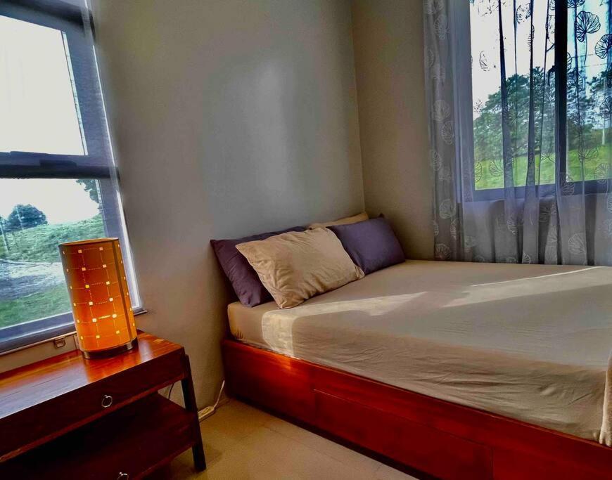 Overlooking Staycation At Sandari Batulao تاجيتاي المظهر الخارجي الصورة