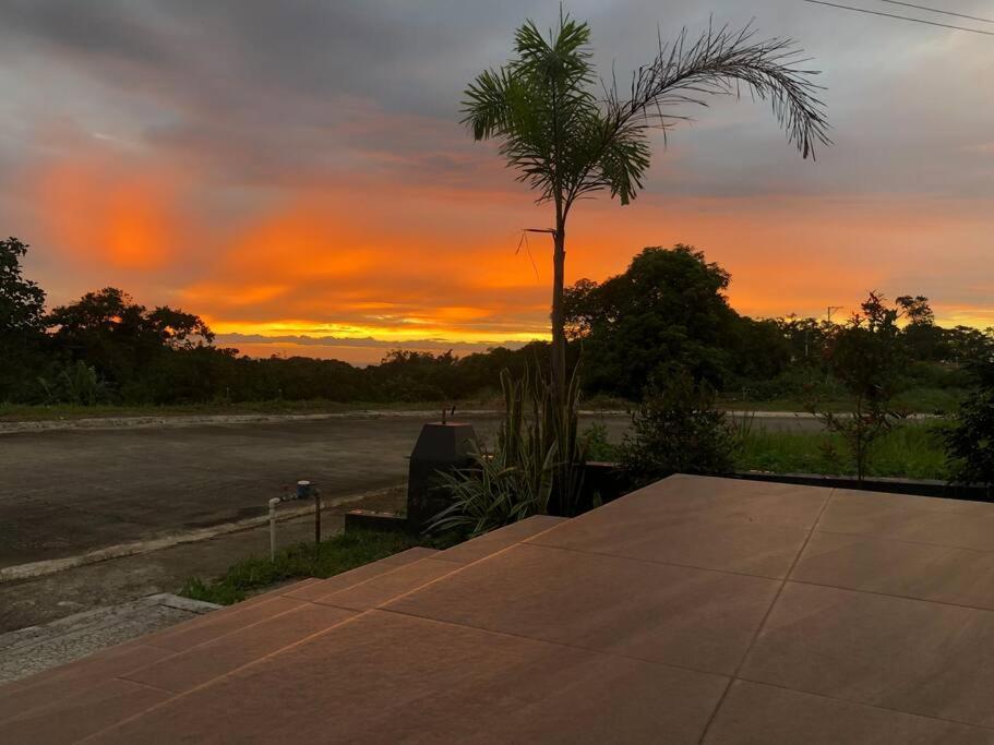 Overlooking Staycation At Sandari Batulao تاجيتاي المظهر الخارجي الصورة