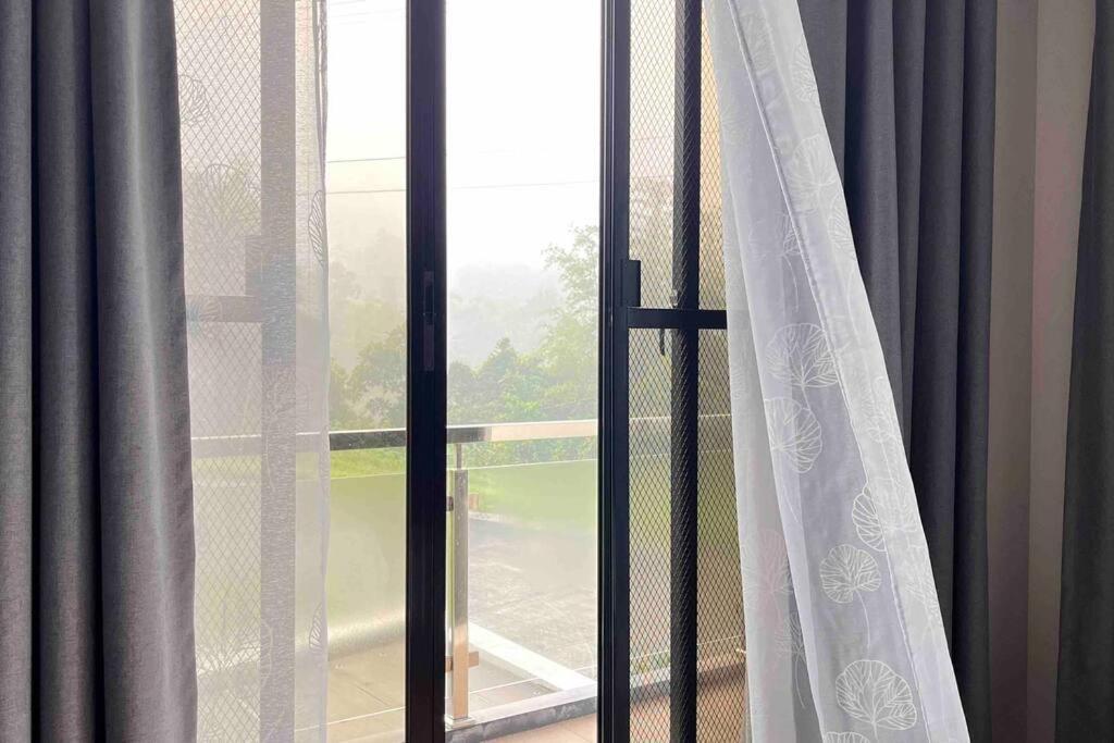 Overlooking Staycation At Sandari Batulao تاجيتاي المظهر الخارجي الصورة