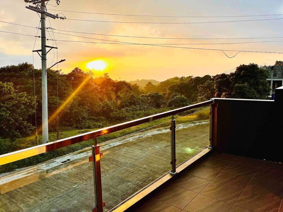 Overlooking Staycation At Sandari Batulao تاجيتاي المظهر الخارجي الصورة